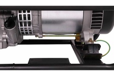 Бензогенератор Champion GG6500-3 [6.8 кВт, 220/380В, бак 25л, ручной стартер]